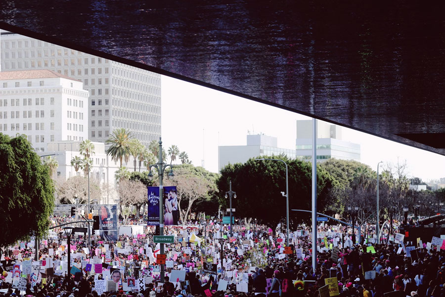 Image depicting a rally in support of sanctuary laws in California